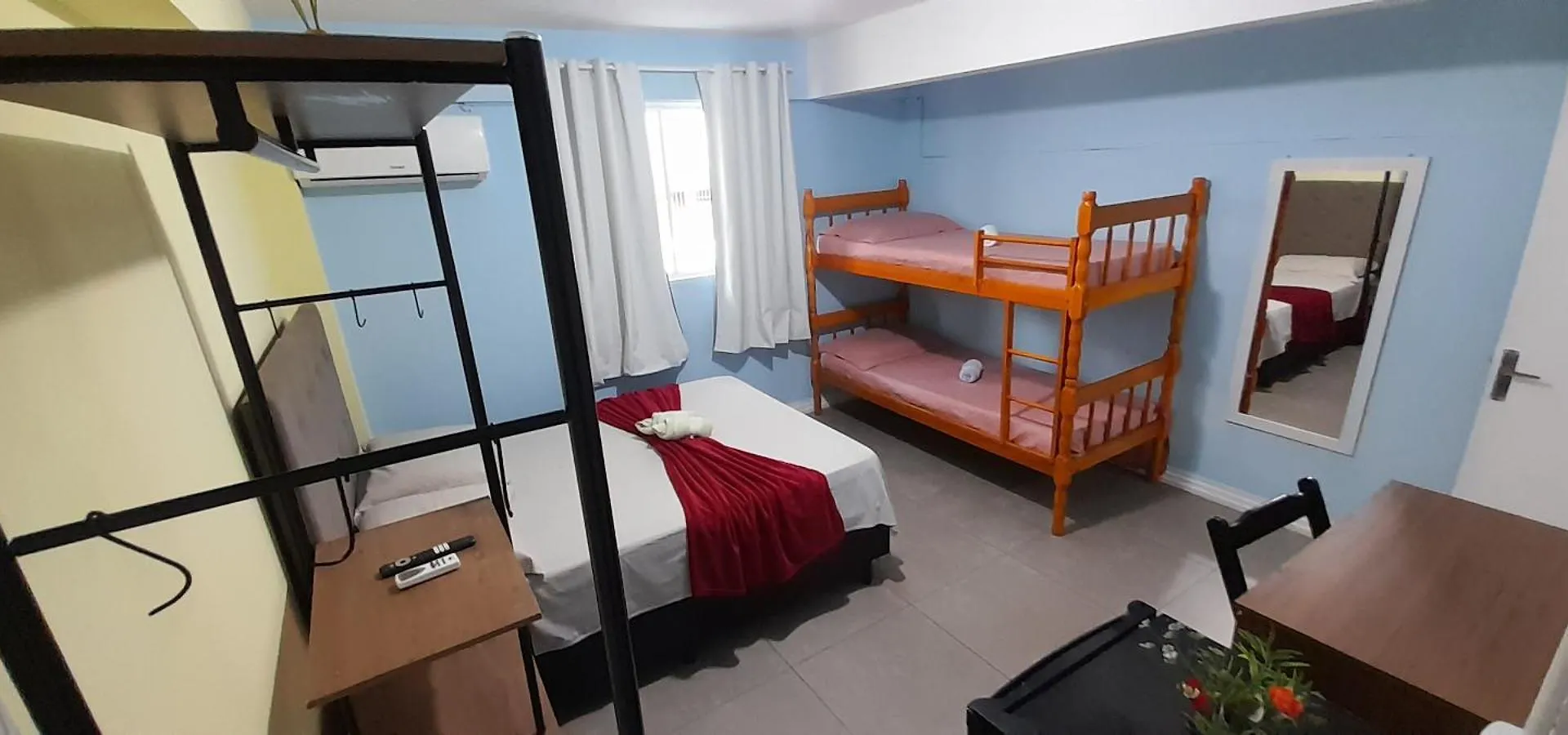 Hostal Pousada Cafe Com Margarida 150 Metros Do Mar Rua Do Calcadao Da Central Balneário Camboriú